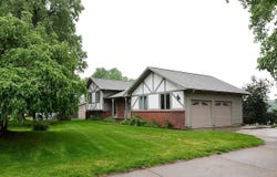 1740 Laguna Drive, Fremont, NE 68025
