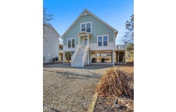 129 N Middleton Avenue, Oak Island, NC 28465