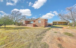 17421 E 1160 Road, Sweetwater, OK 73666