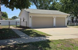 800 13TH Avenue, Fulton, IL 61252