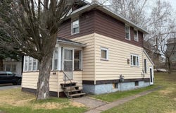 622 E Empire Street, Ishpeming, MI 49849-1624