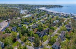 21 Surf Lane, Kennebunk, ME 04043