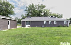 614 E 8TH Street, St David, IL 61563