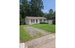 927 Independence Dr, Martinsville, VA 24112