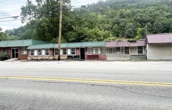21836 & 21830 Main Street, Hyden, KY 41749
