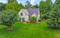 105 W Melbourne Rd, Oak Ridge, TN 37830