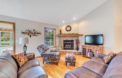 400 WOODFIELD Drive, GREEN BAY, WI 54313-9563
