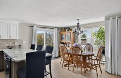 22 Connecticut Ave, Middletown, RI 02842