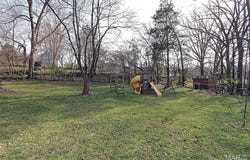 1425 PERRYVILLE, Cape Girardeau, MO 63701