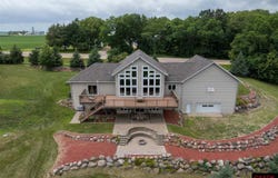 48545 Shanaska Creek Road, Kasota, MN 56050