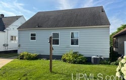 1716 S 9th, Escanaba, MI 49829