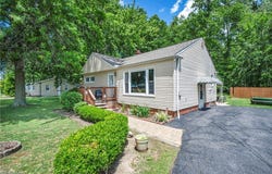 301 E 317th Street, Willowick, OH 44095