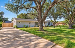 1204 Loma Alta Place, Cleburne, TX 76033