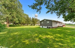 205 S Huntsberry Street, Winfield, IA 52659-9783