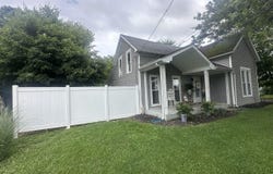 235 S Greensburg Street, Hodgenville, KY 42748