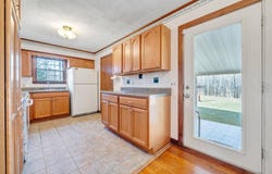 212 W-W Lane, Asbury, WV 24916