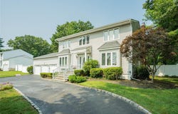 1 Stonehurst Lane, Dix Hills, NY 11746