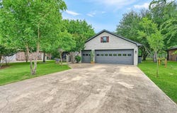 218 Cayuga Trail, Lake Kiowa, TX 76240