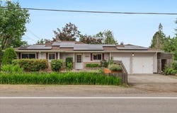 886 LINN AVE, Oregon City, OR 97045