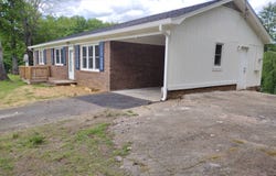 140 Lakeview Cir, Mount Airy, NC 27030