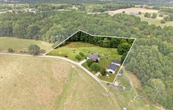 155 Frank Elder Ln, Byrdstown, TN 38549