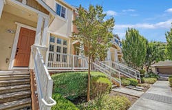 200 Old Oak Ln, Hayward, CA 94541