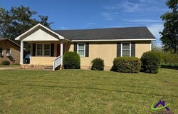 448 Vienna Circle, Fort Valley, GA 31030