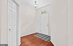 17446 LETHRIDGE CIR, ROUND HILL, VA 20141