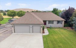 4101 Northlake Dr, West Richland, WA 99353