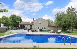 2 Nassau Place, Middletown, NJ 07748