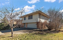 2708 Hawthorne Lane, Flossmoor, IL 60422