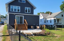 511 E 2ND SOUTH Street, Carlinville, IL 62626