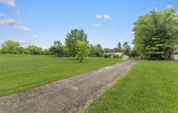 7673 Opossum Run Road, London, OH 43140