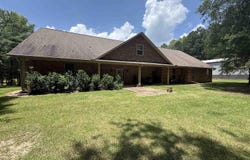 398 Barton Bethel Road, Nashville, AR 71852