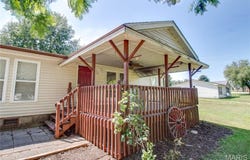 208 S Public Road, Fieldon, IL 62031