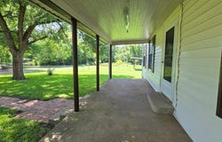 903 Maple Ave, Cushing, TX 75760
