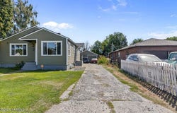 1313 S 8th Ave, Yakima, WA 98902