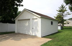 21 1st Street NE, Fairfax, MN 55332