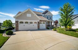 2385 Chemin Avenue, St Charles, MO 63301