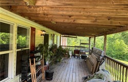 3262 Leatherwood Road, Elkview, WV 25045