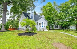 22 Morris St, Webster, MA 01570