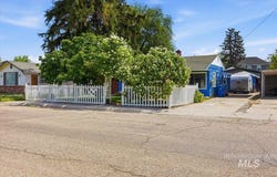 8 N Sunset St, Nampa, ID 83651