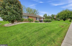 2142 READING Boulevard, READING, PA 19609
