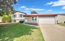 29205 E Nottingham Circle, Warren, MI 48092