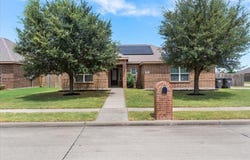 621 Meadow Springs Drive, Glenn Heights, TX 75154