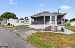 11 SPINNING WHEEL Lane, REHOBOTH BEACH, DE 19971