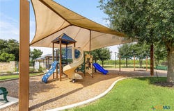1321 W Nolte Farms, Seguin, TX 78155