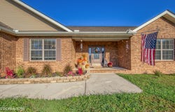 743 Hillside Lane, Lenoir City, TN 37771