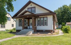 165 N Park Avenue, Le Center, MN 56057