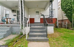 7038 CLOVER Lane, UPPER DARBY, PA 19082